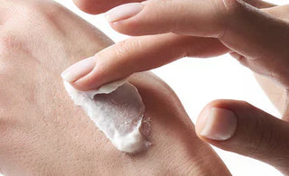 8 Regeln für Nachtcreme – So verlangsamen Sie Hautalterung